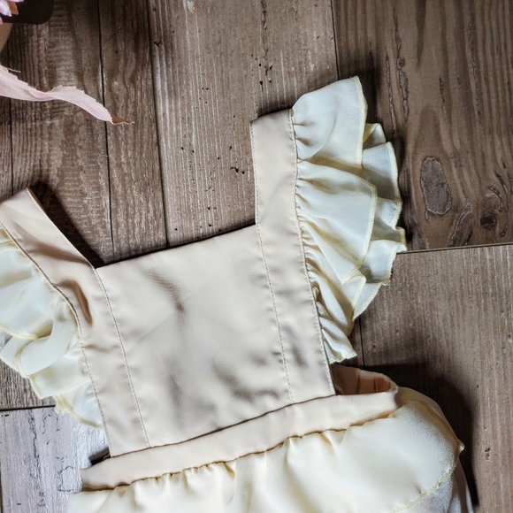 Bailey's Blossoms Oatmeal Cream Off-White Ruffle Bubble Baby Romper Size 9-12m - Picture 9 of 12